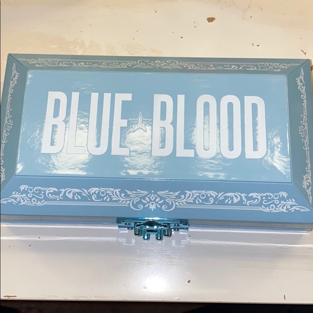 Brand New Jeffree Star Blue blood palette